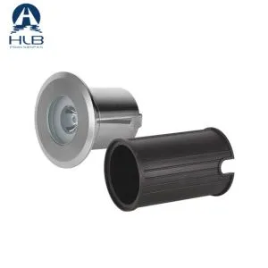 Süllyesztett lámpák a medence teraszán